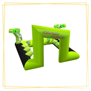 challenge interactif gonflable avec obstacles pour animation ludique et team building