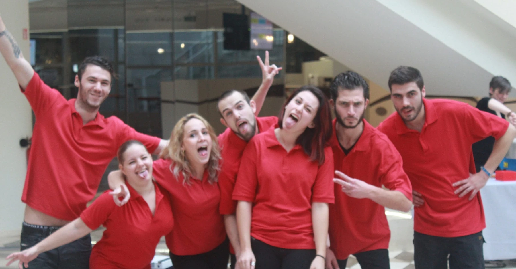 L’équipe Ludik en polo rouge